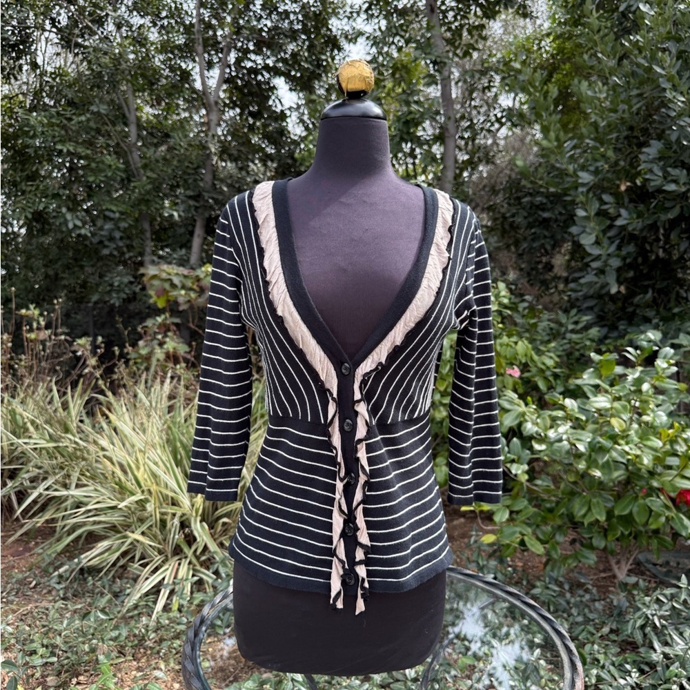 Cabi "The Flirt" ruffled button-down cardigan - size S